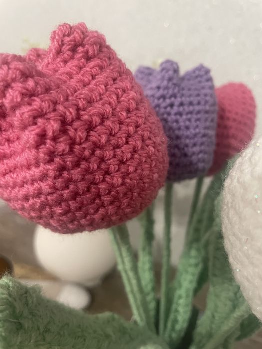 Tulipany wykonane na szydelku (bukiet)