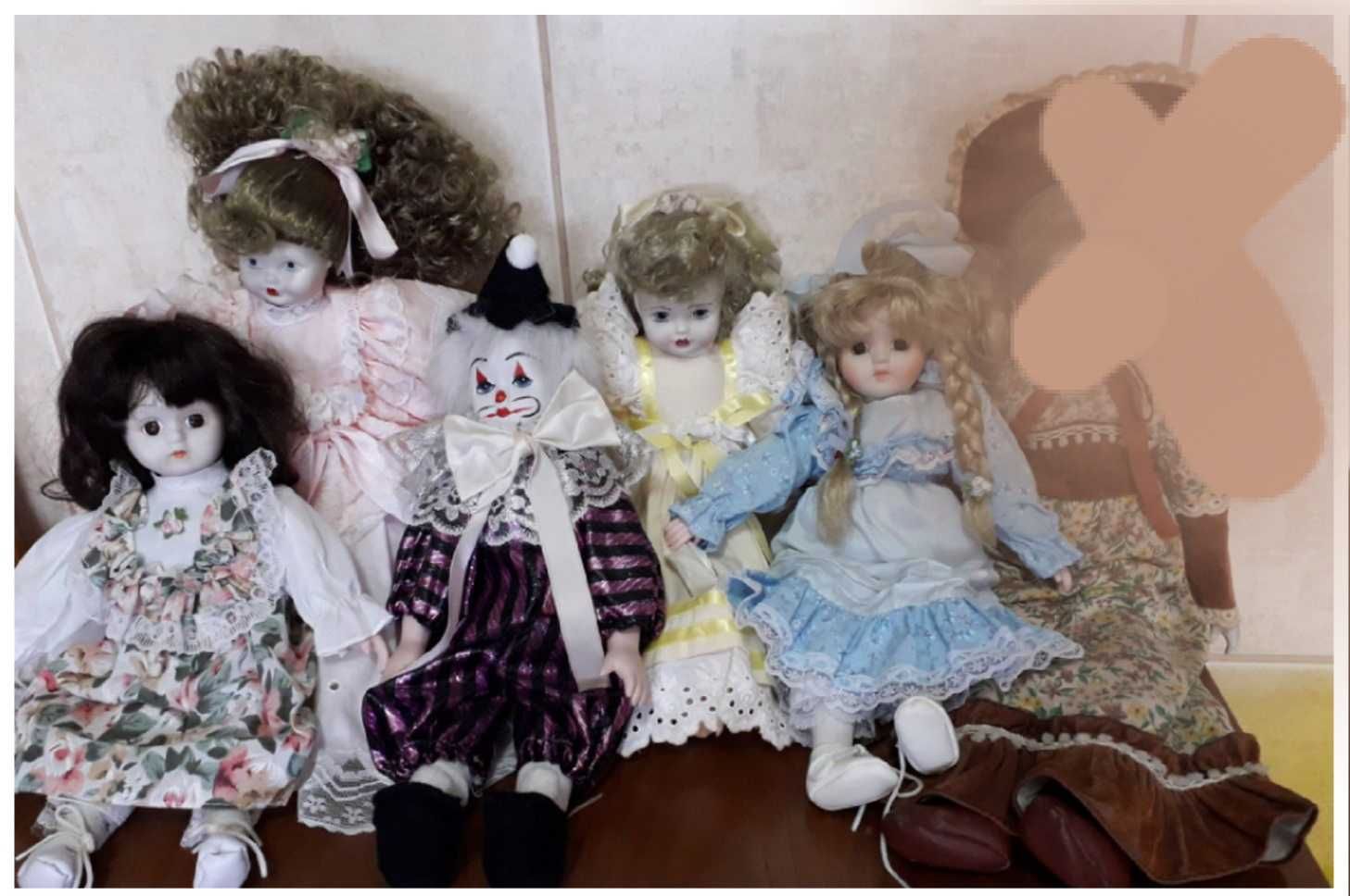 Diversas bonecas de porcelana