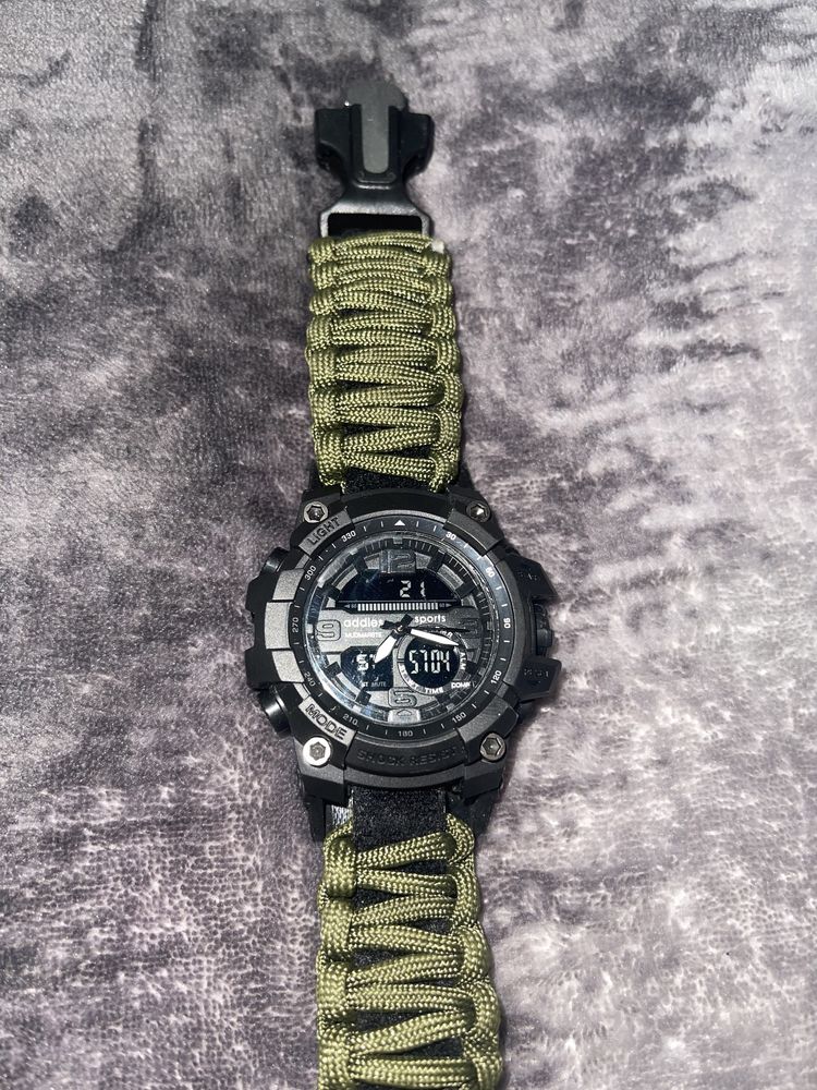 Zegarek z kompasem survival sportowy