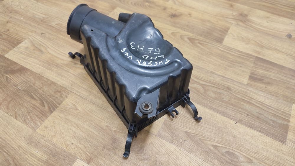 Корпус  повітряного фільтра Hyundai Tucson (низ) 28112-2E000