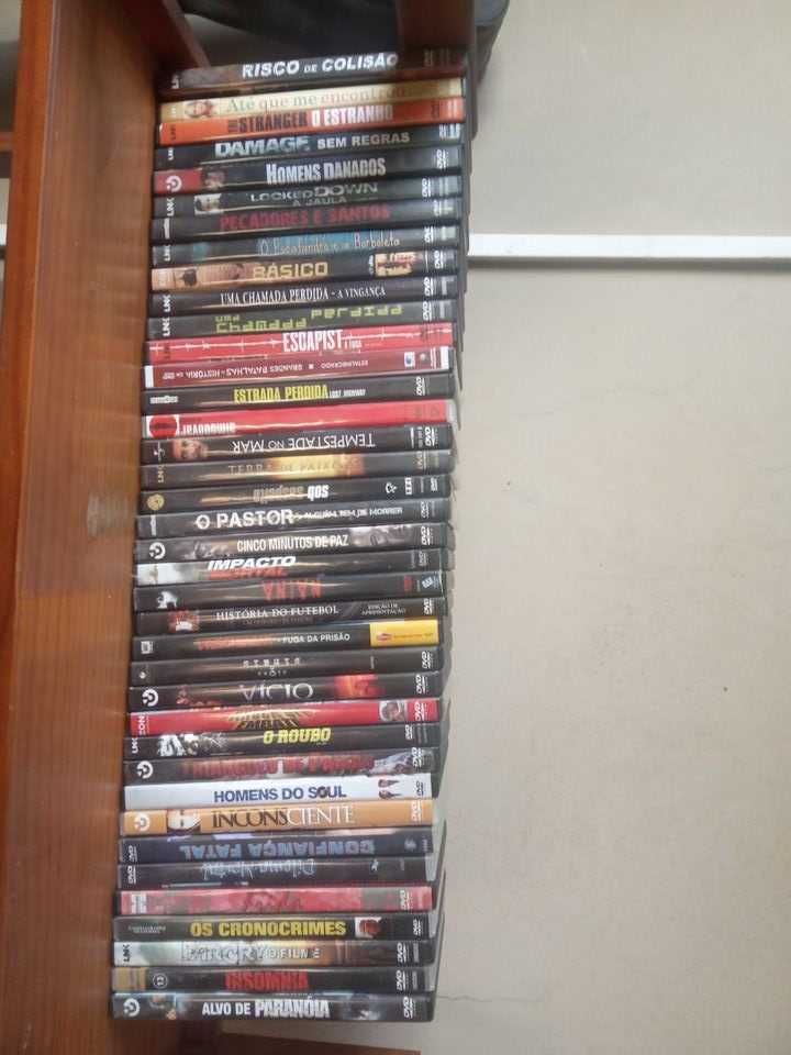 Conjunto  Dvds.Originais.Unitarios .Veja as fotos com os titulos.