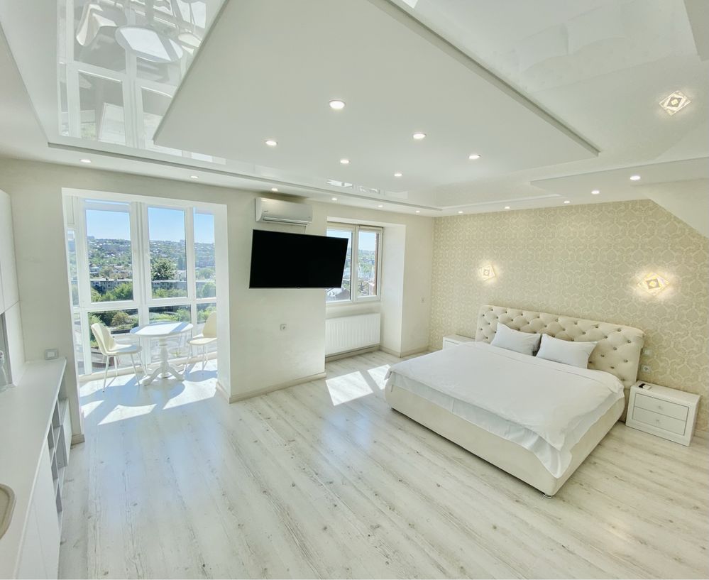 Найкраща панорамна квартира подобово Sky House у центрі Вінниці!