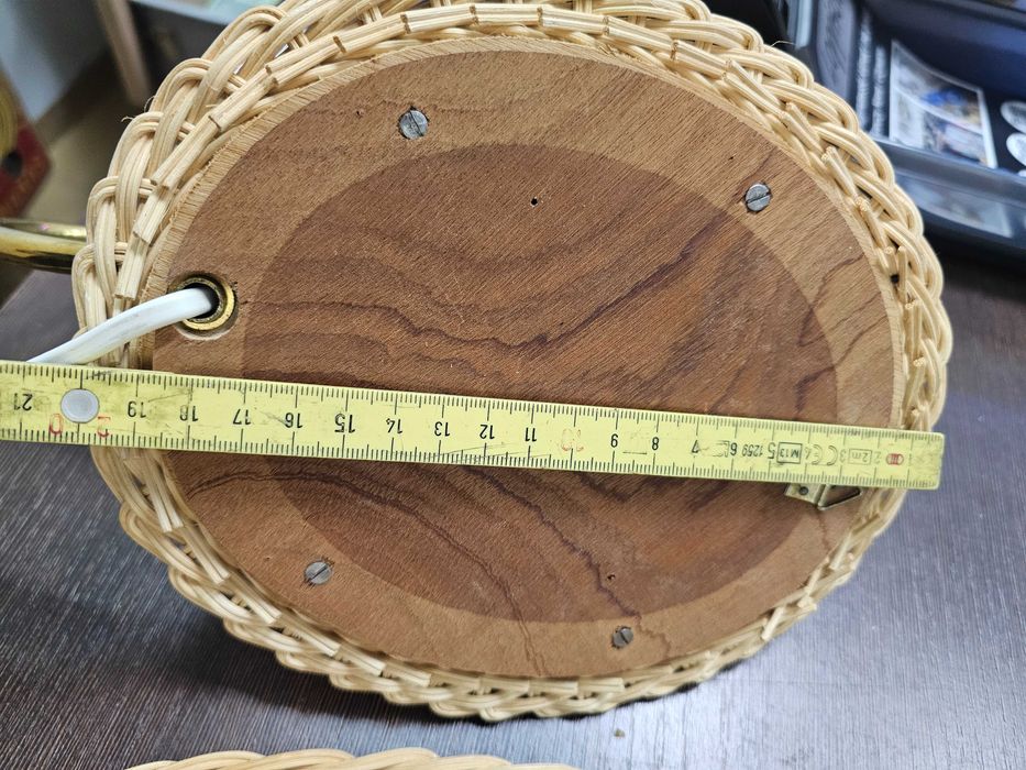 Zestaw vintage – lustro i dwa kinkiety z rattanu i drewna