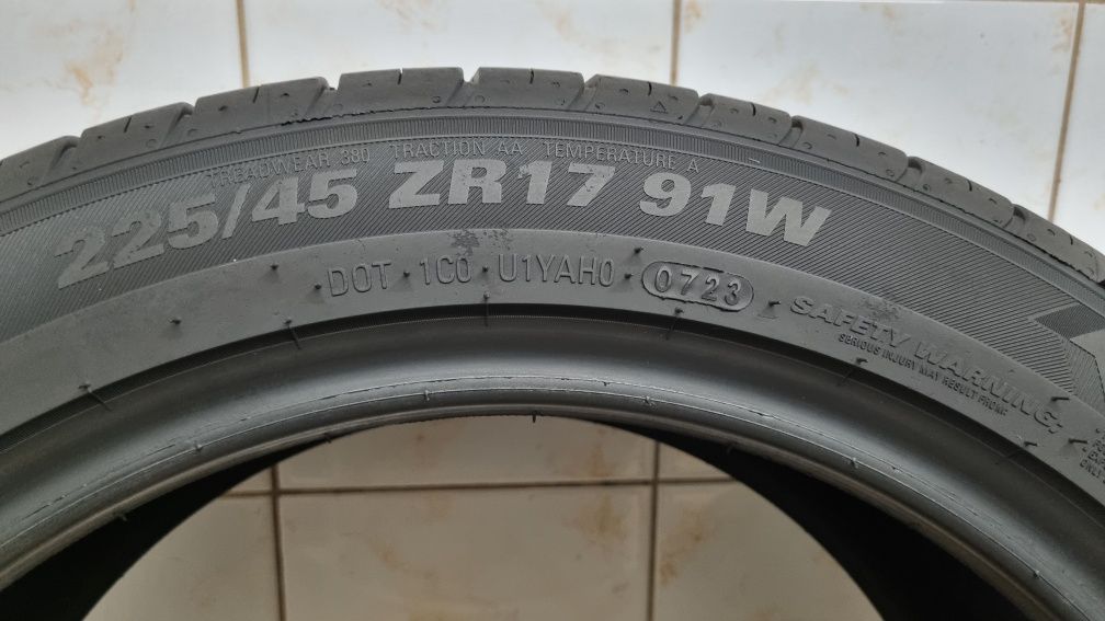 2 opony letnie 225/45 ZR17 91W Kumho Ecsta HS52