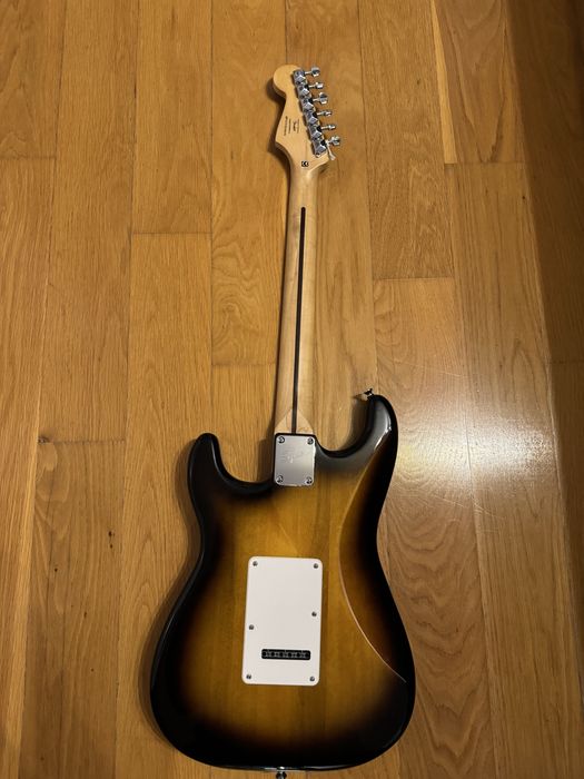 Guitarra Elétrica Squier Sonic Stratocaster Sunburst Fender