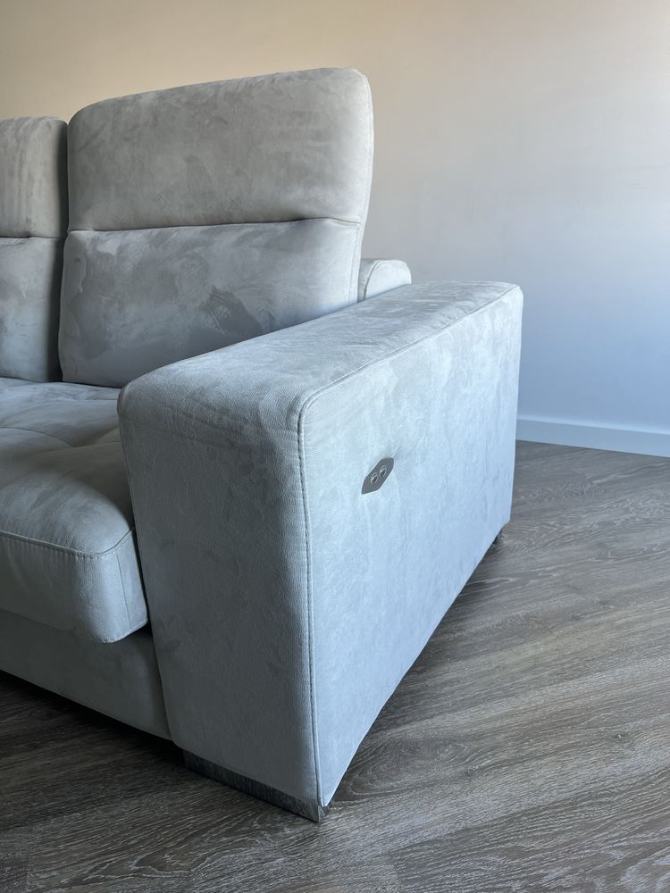 Sofa 2 lugares com relaxe.