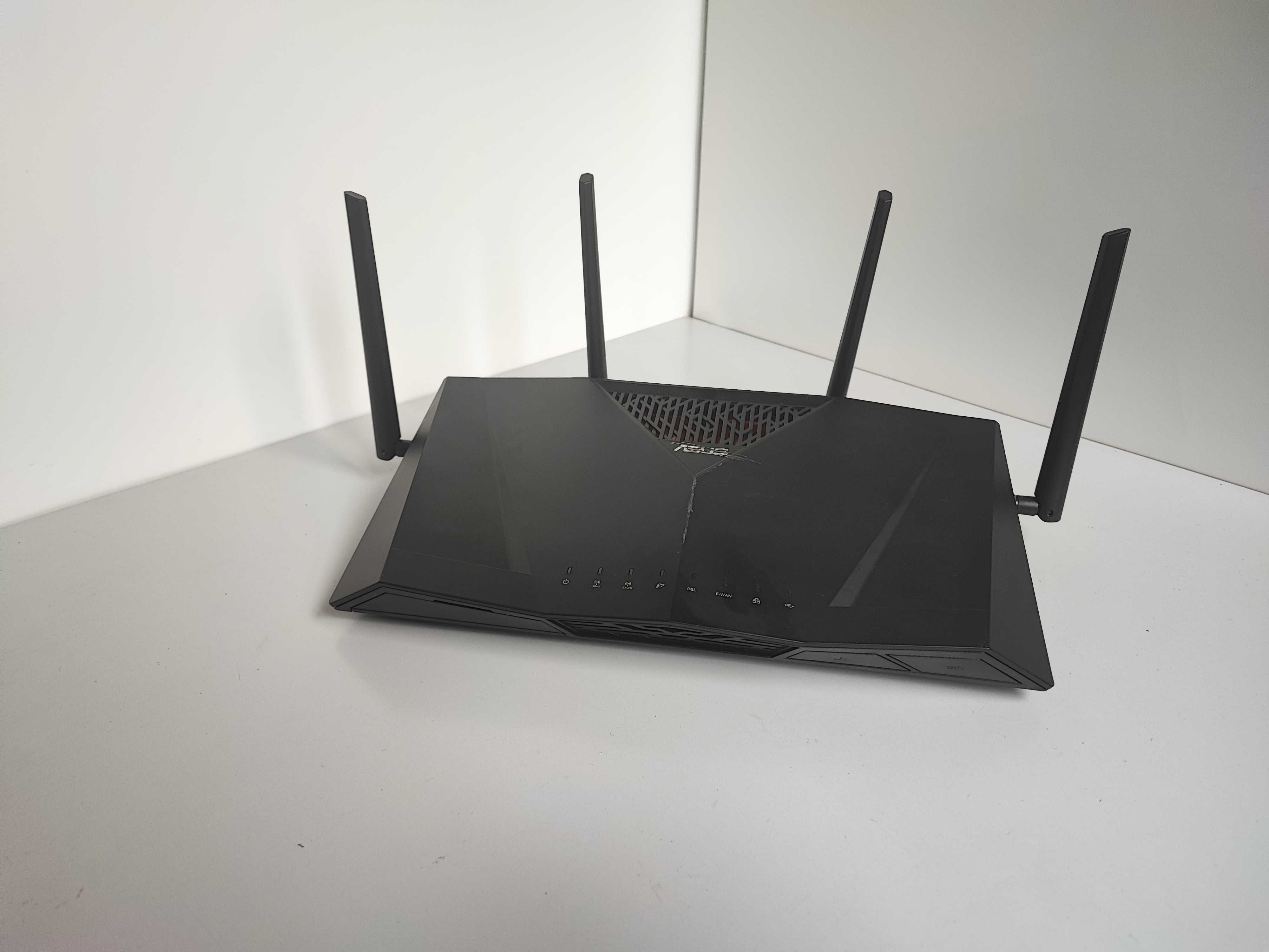 Бездротовий маршрутизатор (роутер) Asus DSL-AC88U