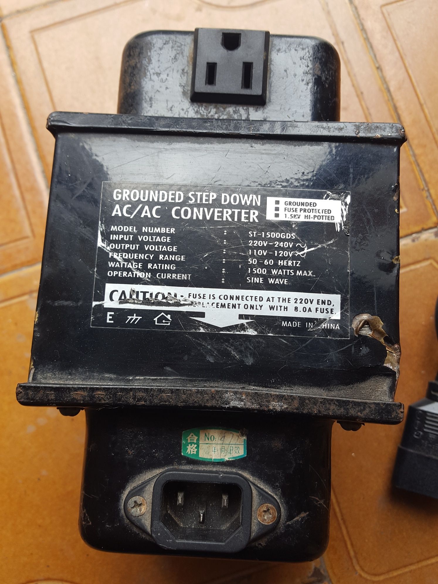 Conversor/ transformador 220V para 110V , 1500W