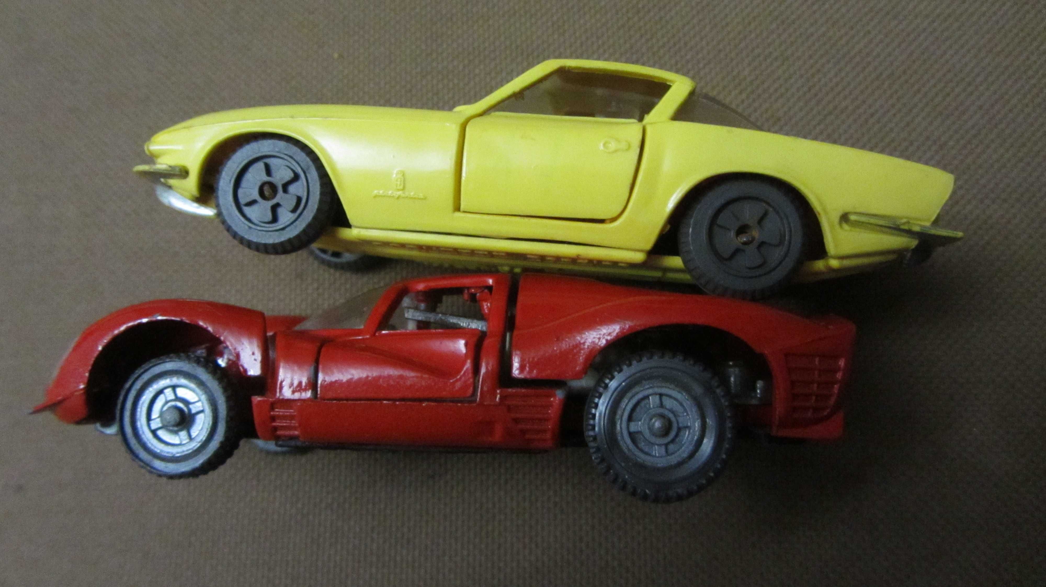 Дві машинки,автомоделі часів ссср Corvette & Ferrrari.