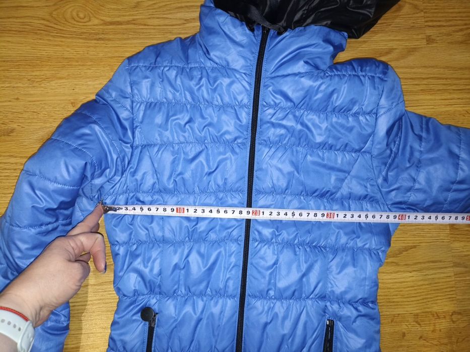 Продам демісезонну куртку