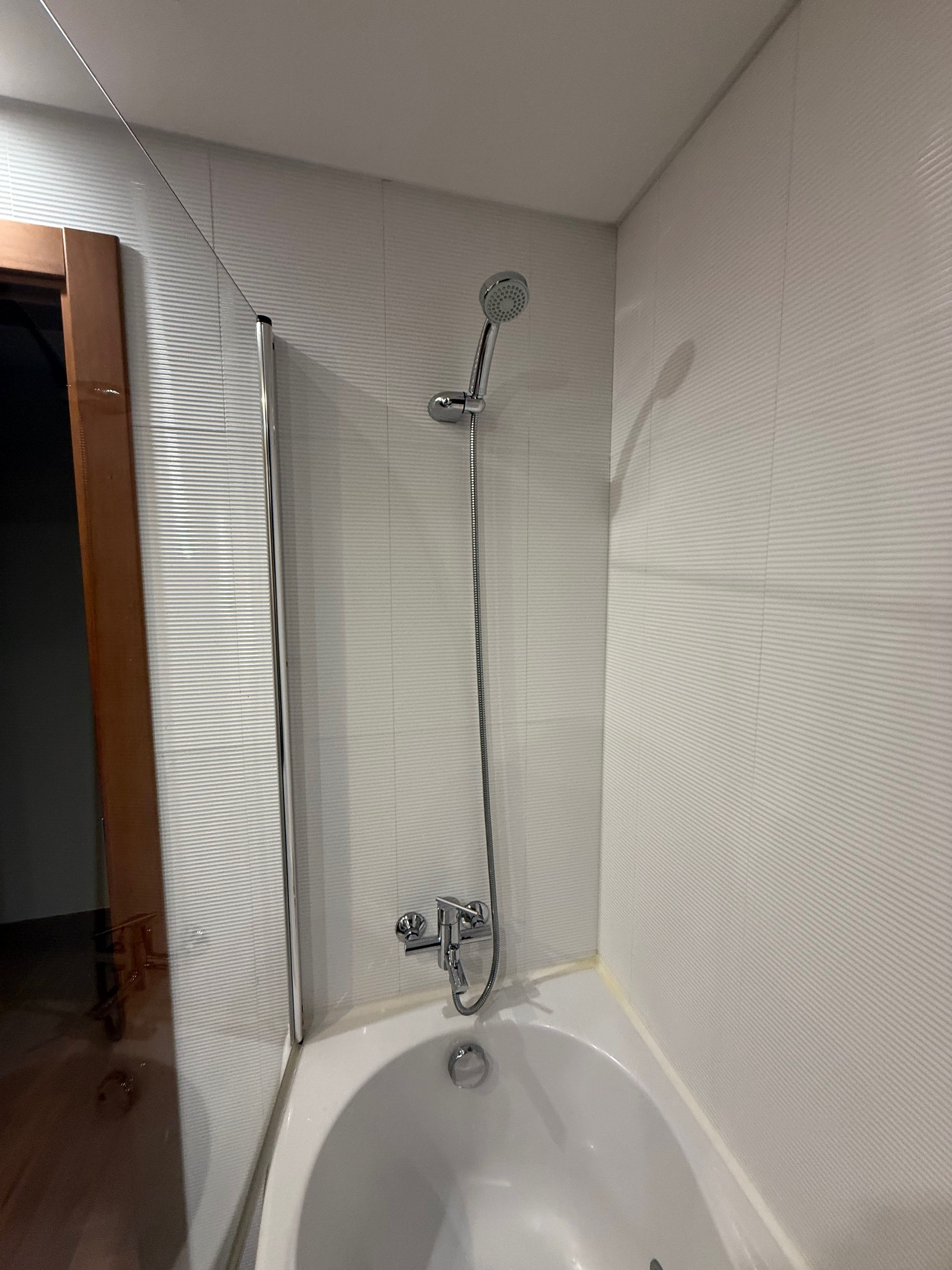 Banheira com hidromassagem Roca