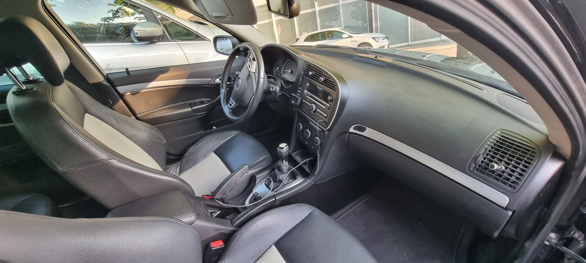 Saab 9-3 Vector imaculadamente nova