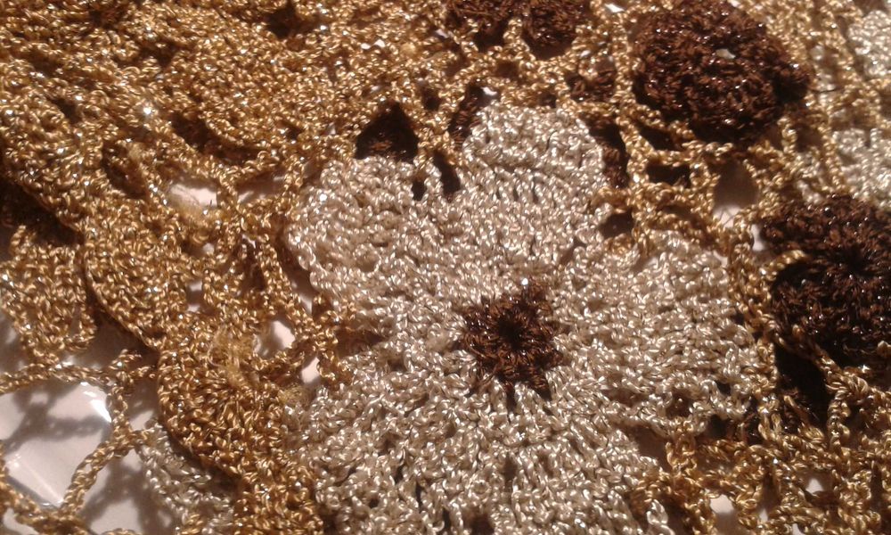 Camisola Renda Dourada