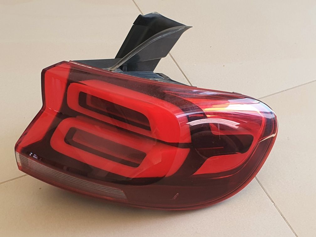 Citroen C5 aircross lampa prawy tył tylna prawa kompletna