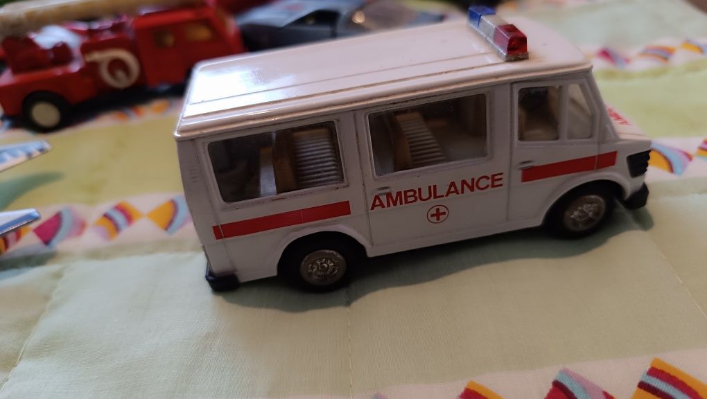 Carros de coleção escala 1:43