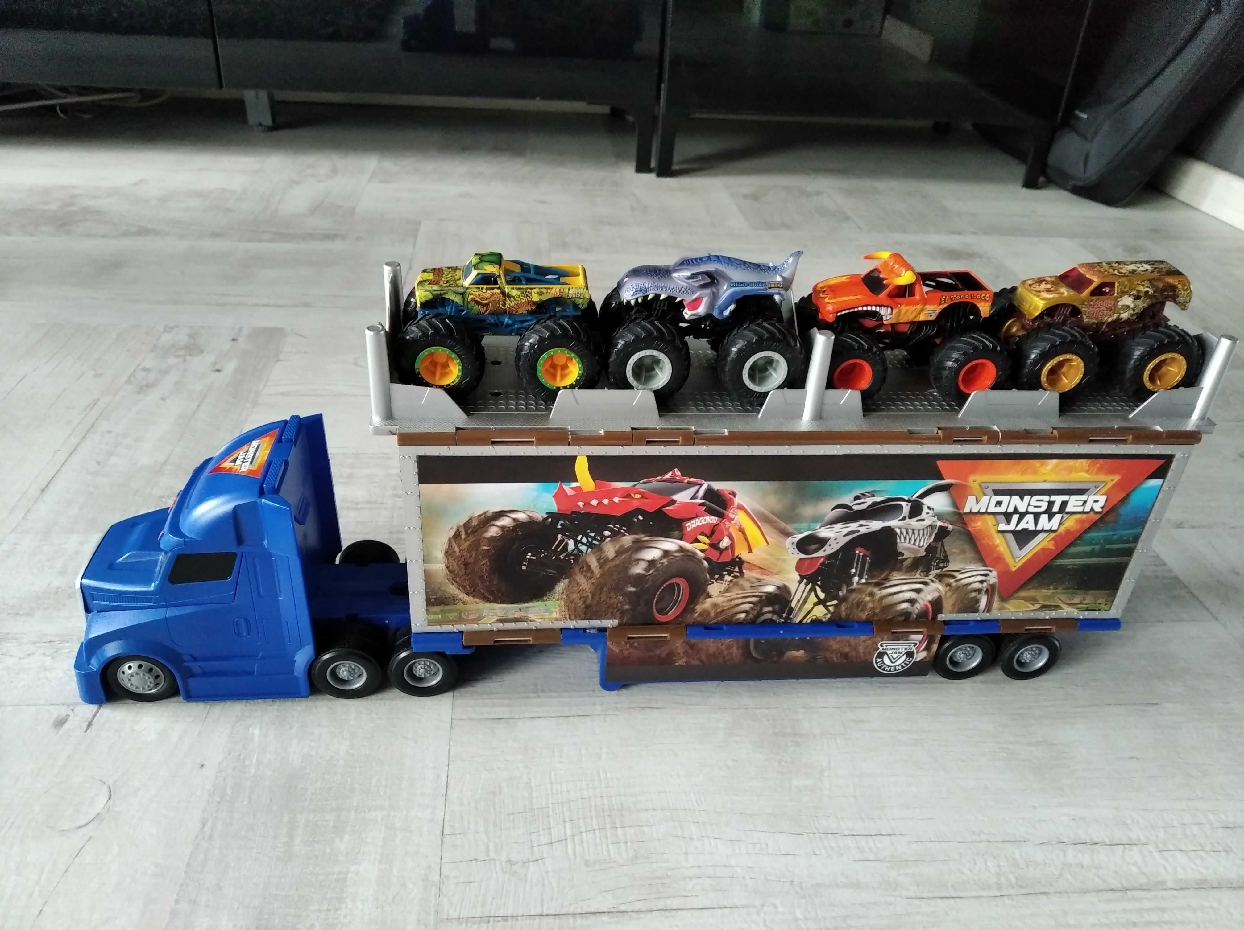 Zestaw monster trucks