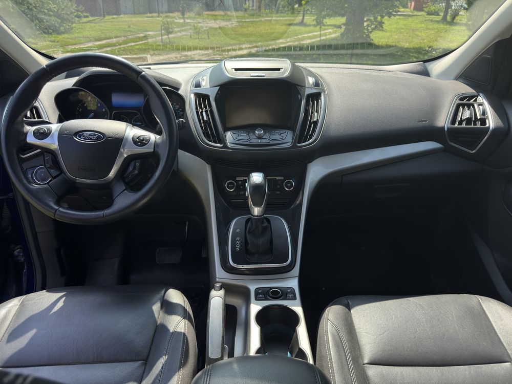 Ford Escape 2.0 EcoBoost SEL • Повний привід • Панорама • Шкіра • Syng
