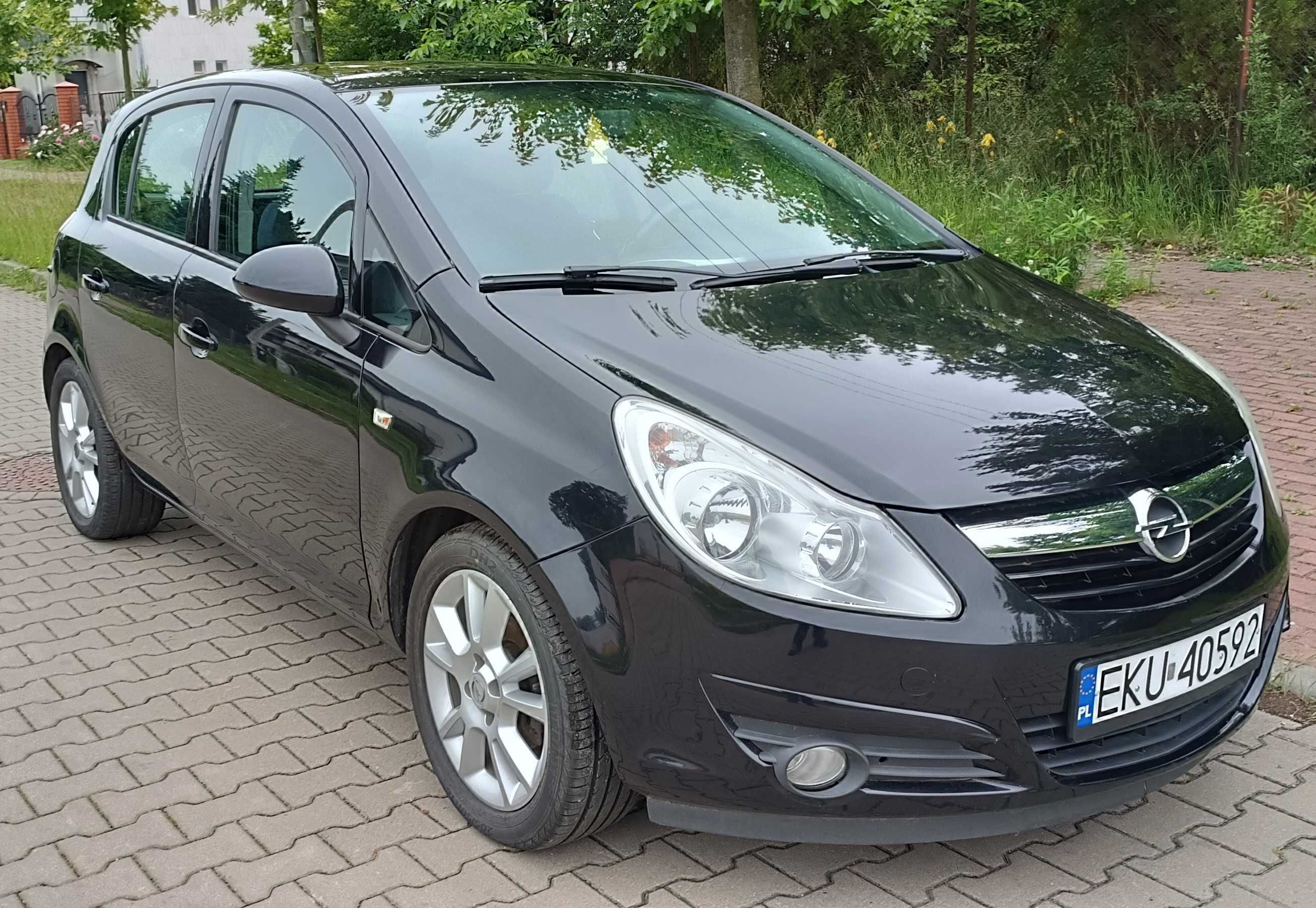 Opel Corsa D 1,4 ecotec z fabrycznym bagażnikiem na 2 rowery