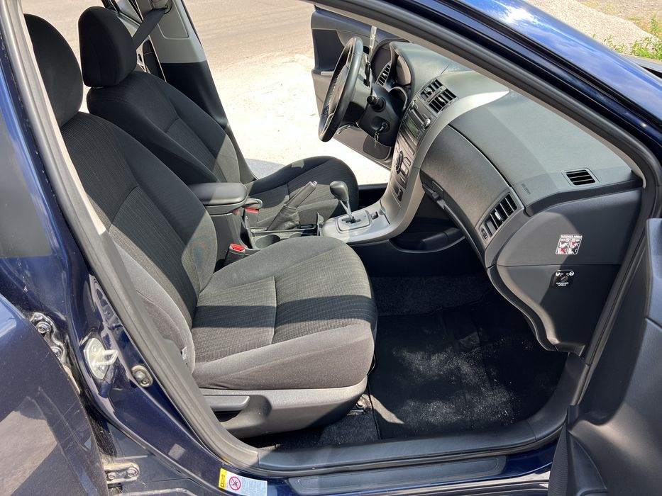 Тойота корола 1.6 автомат