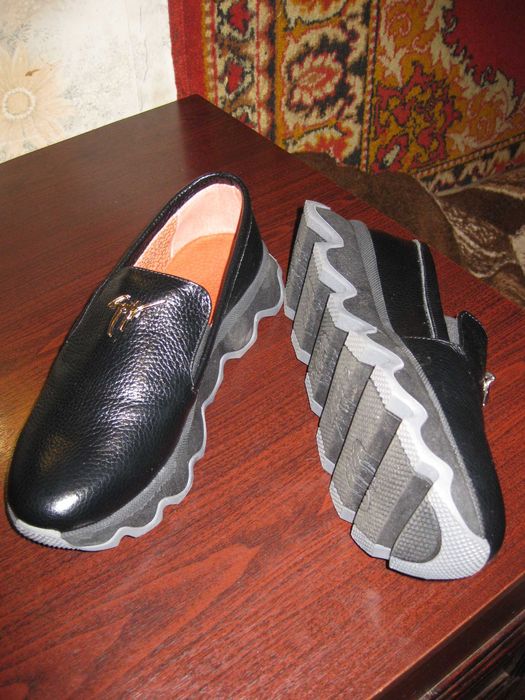 Продам кожаную осеннюю женскую обувь 41 разм.