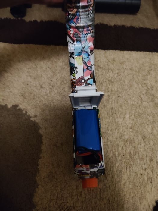 Игрушечный пистолет