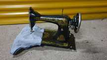 Vendo Máquina de Costura Antiga