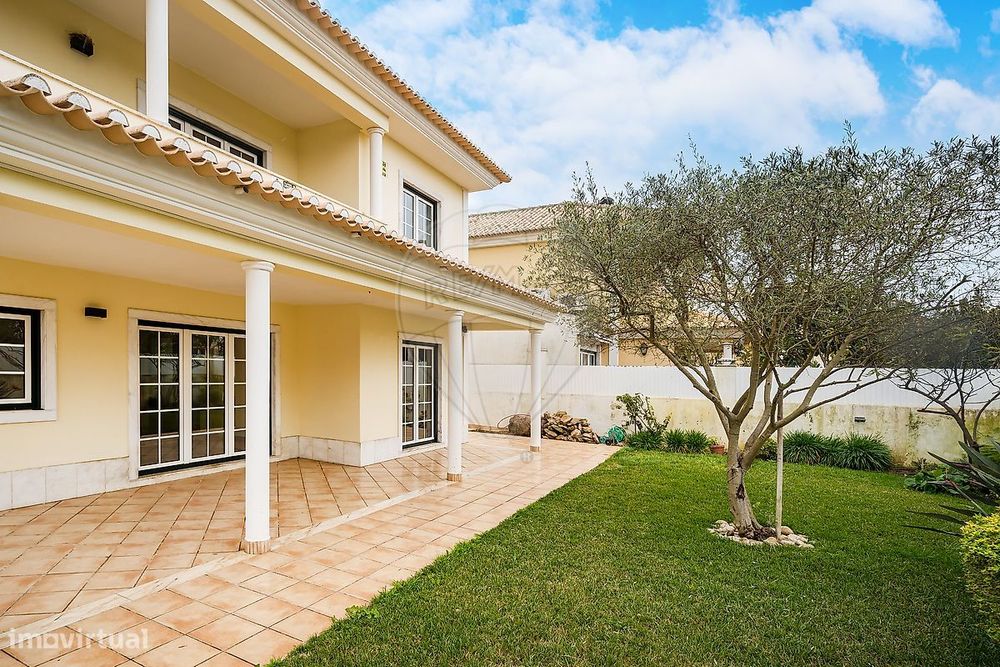 Moradia T4 para venda