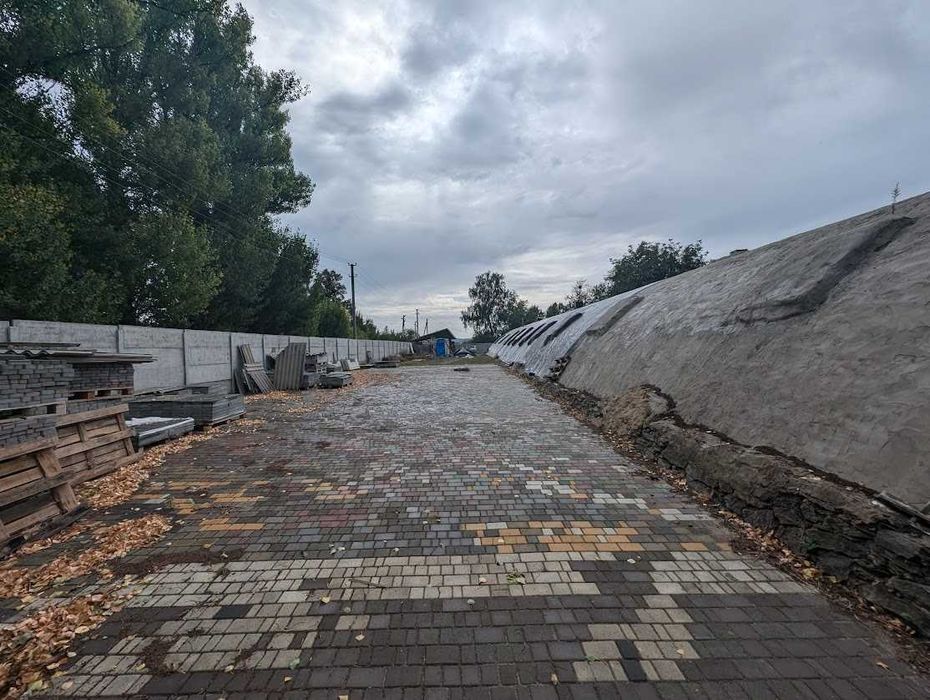 База  виробнича 500кв.м у Лисянці на приватизованій ділянці площею 2 г