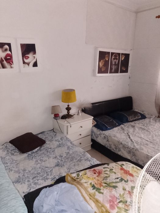 Alugo quarto em Gaia