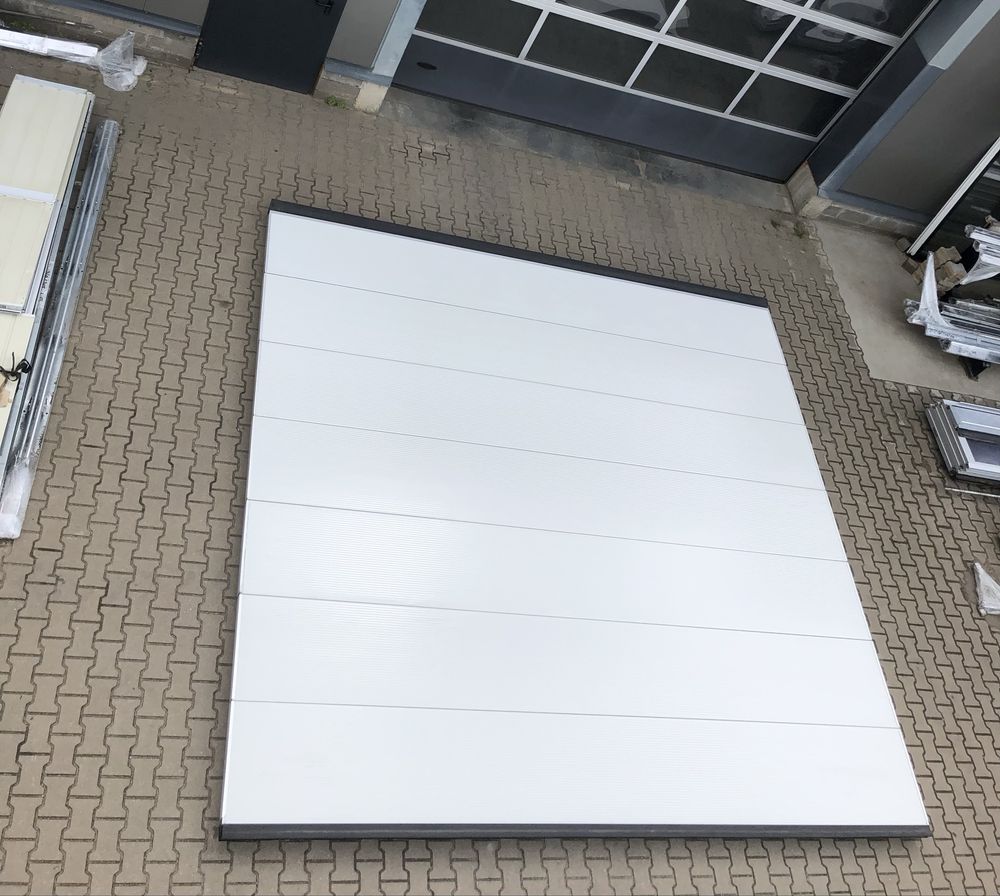 Brama panelowa segmentowa garażowa przemysłowa 470 x 435  panel 6 cm
