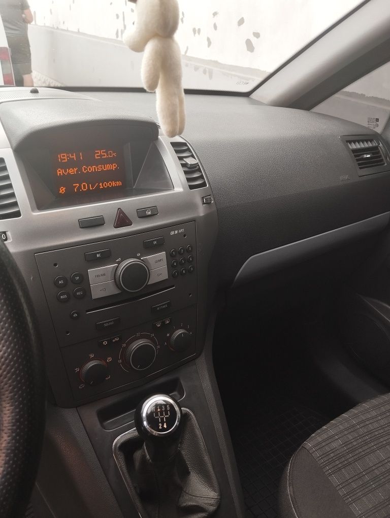 Опель Зафіра opel zafira 2007