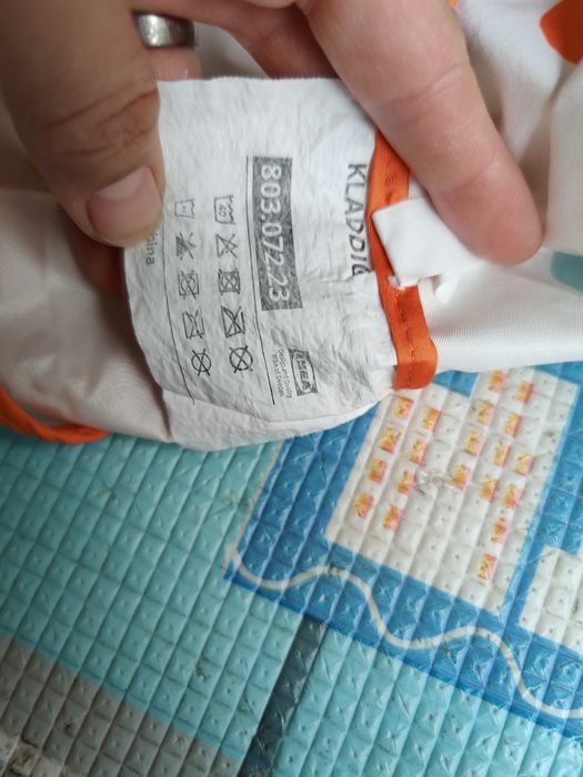 Śliniak fartuszek z rękawami dla dziecikolorowy IKEA KLADDI
