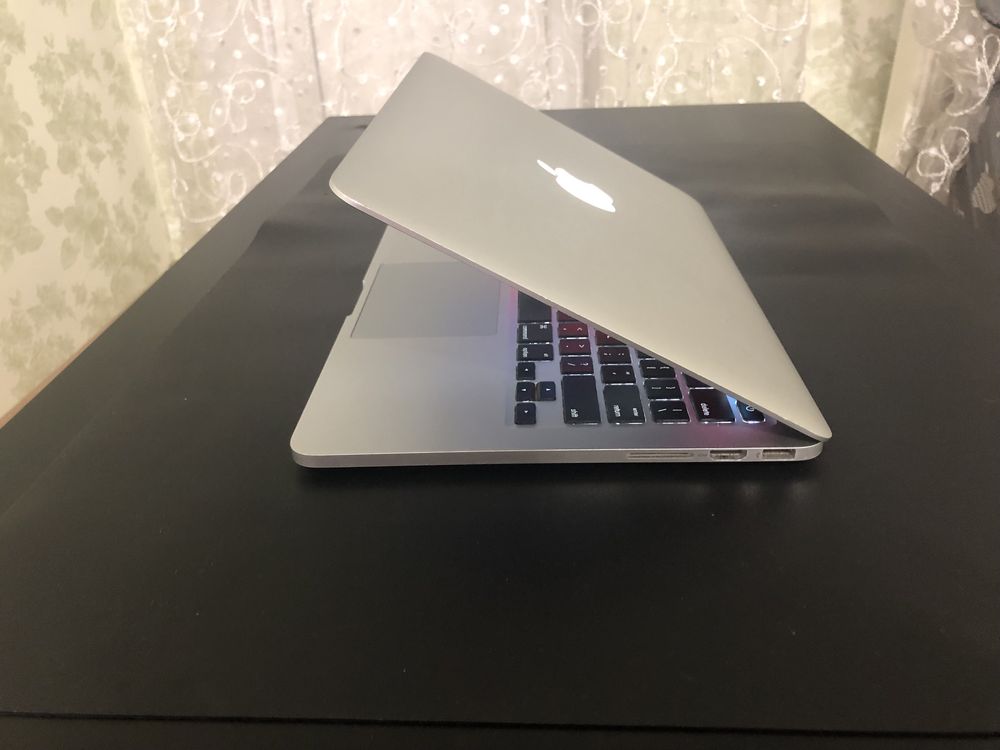 MacBook Pro Retina, 13-inch, Late 2013 i5 8GB SSD 256GB