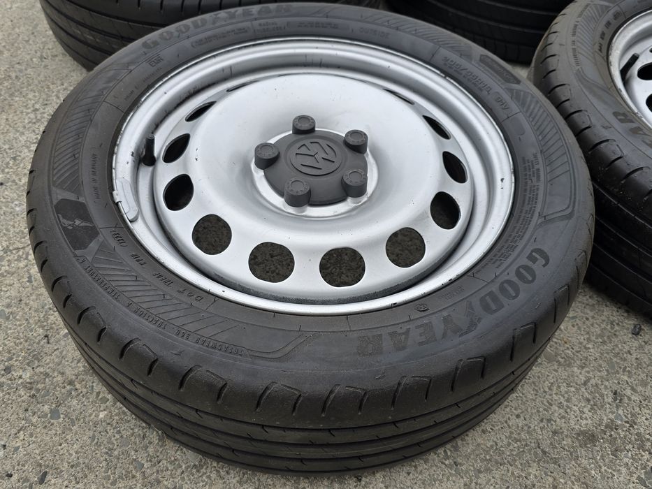 Felgi VW Volkswagen VAG Caddy 205/55R16 + opony GoodYear dekielki -bdb