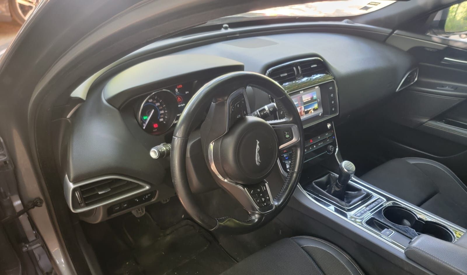 Jaguar XE R-Sport