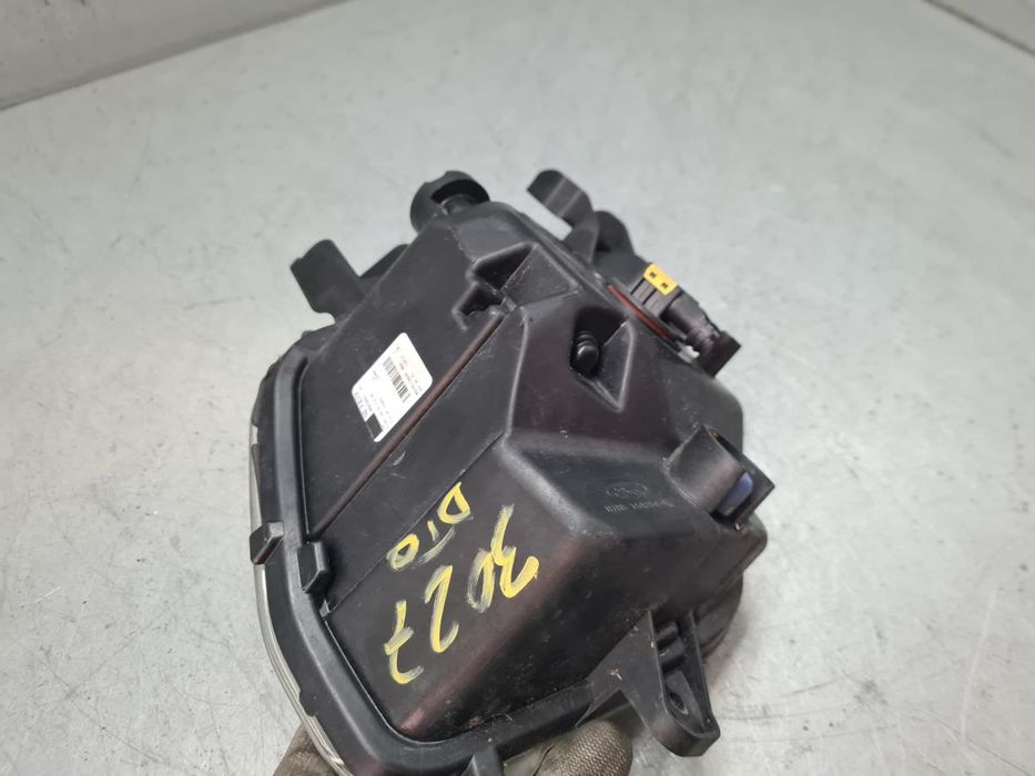 Farol nevoeiro frente direito FORD Fiesta VII (HJ, HF)