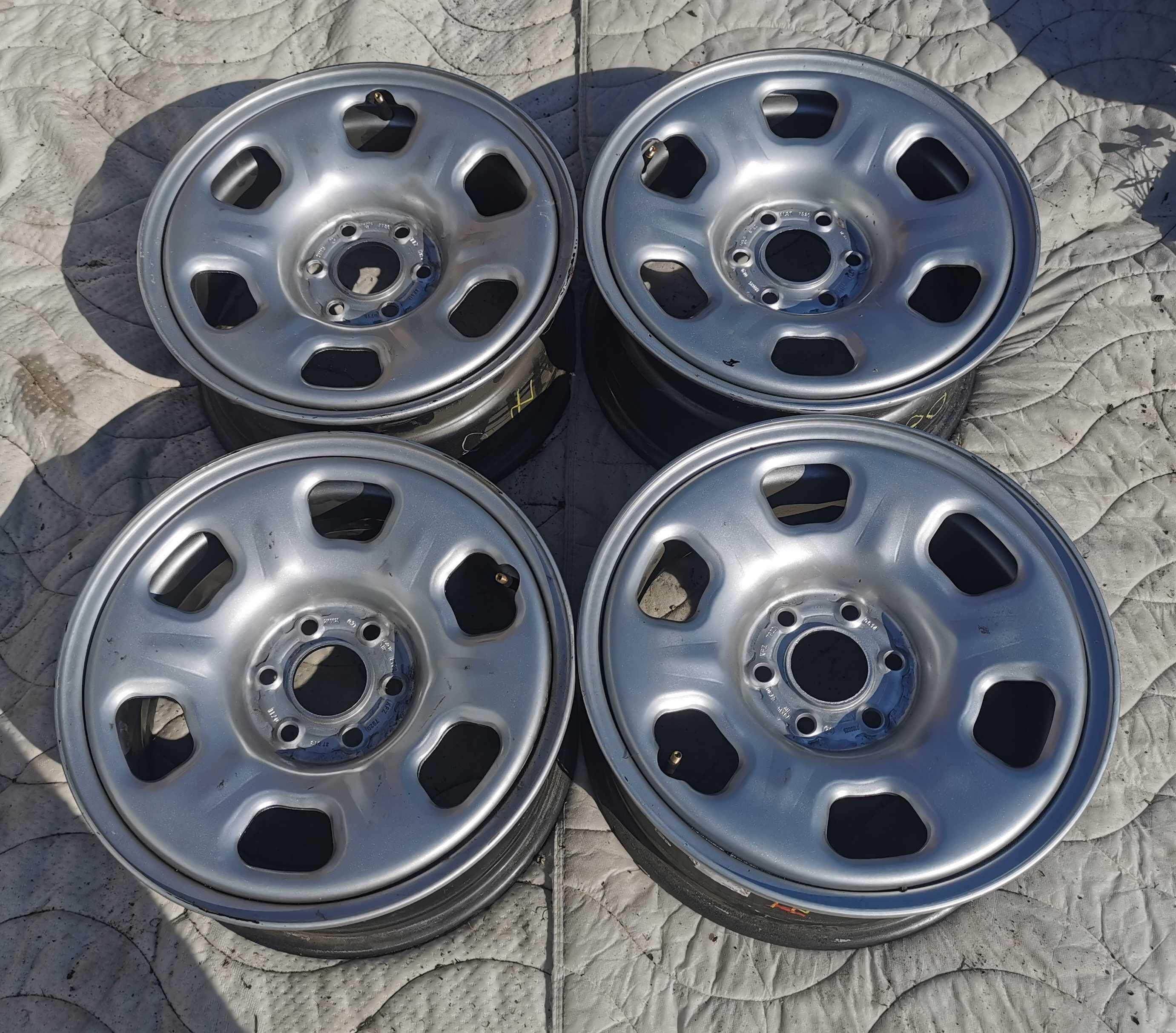 4x felgi stalowe 7Jx16 Nissan Navara Pathfinder 6x114,3 ET30 nowe KFZ