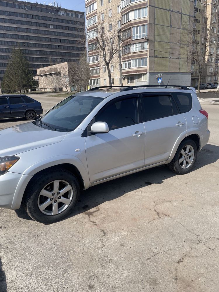 Продам RAV 4