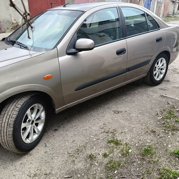 Ніссан Альмера на автоматі