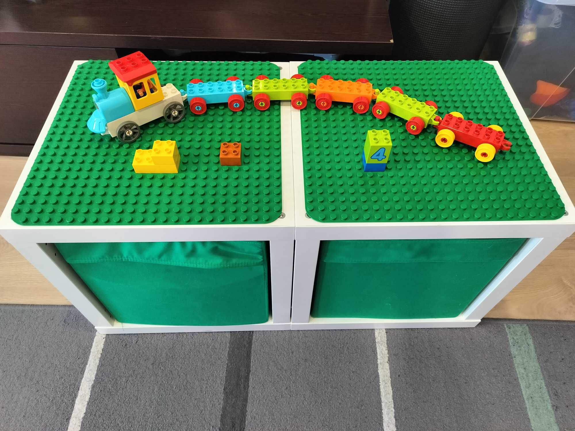 Lego Duplo + móvel de arrumação com bases de construção