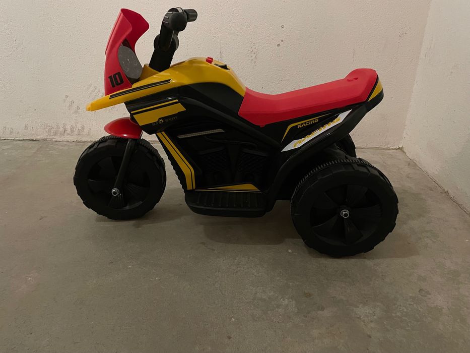 Mota a bateria para criança