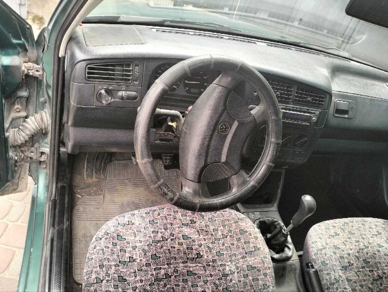 Продам Volkswagen 1996 г. 1.8 бензин