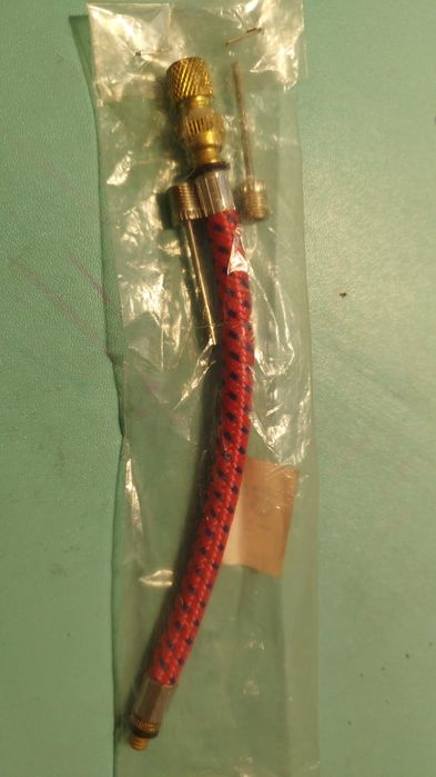 Wężyk pompki z reduktorem i dwoma igłami, nowy, nieużywany