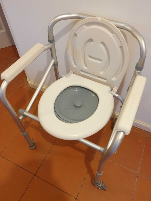 WC Portátil para idosos ou deficientes motores • NOVA nunca usada