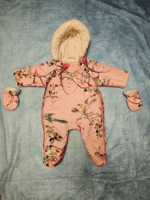 Демісезонний комбінезон для дівчинки +- до 5 місяців