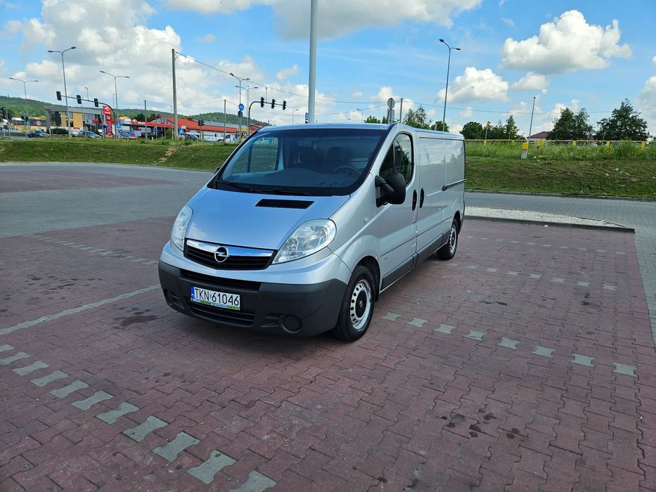 Opel Vivaro  Opel Vivaro Trafic Primastar long L2 H1 2014 r. Klima zamiana
