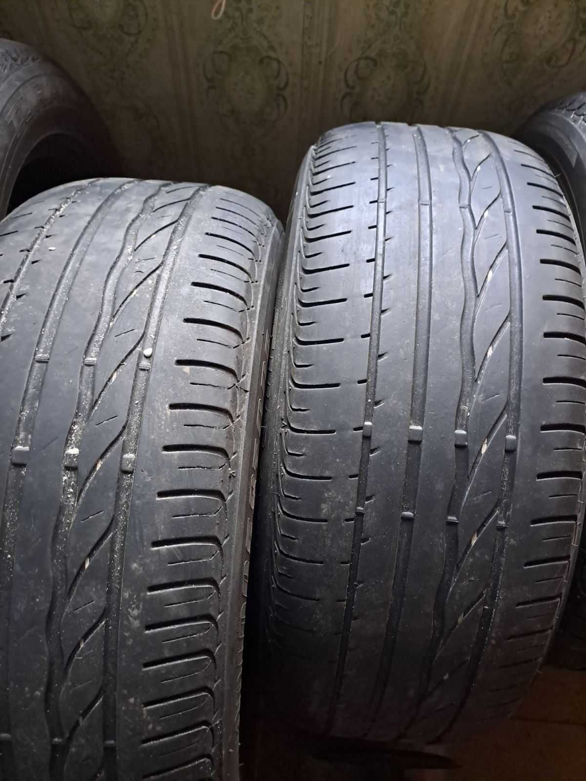 Продам резину літню Bridgestone 235*55*17.