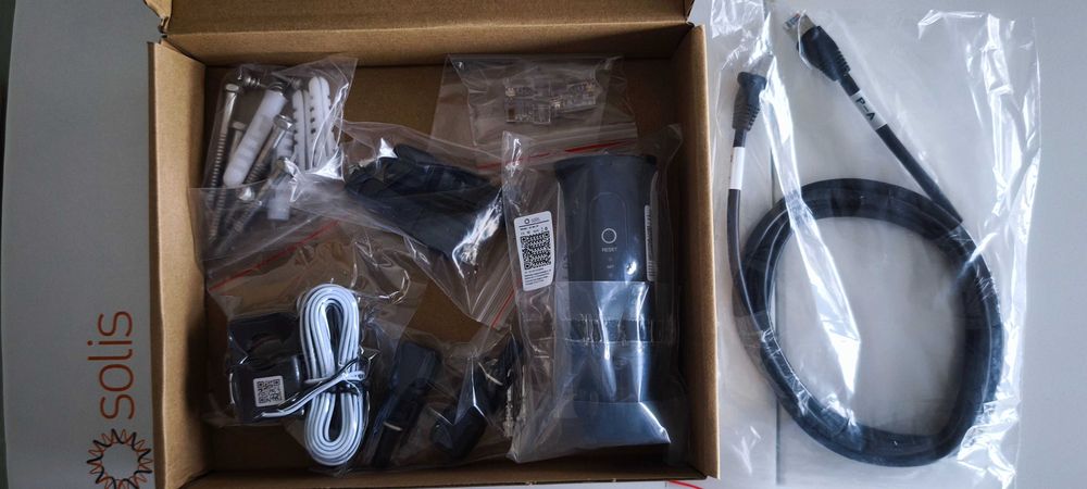 Це не Deye Гібридний інвертор SOLIS S6-EH1P6K-L-PLUS 6KW Wi-Fi 220V 1ф