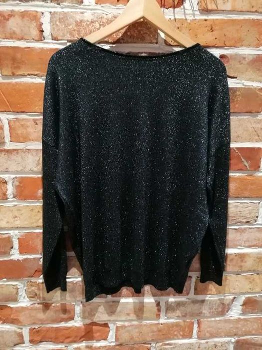 Czarny sweter z połyskiem rozm.M/ L