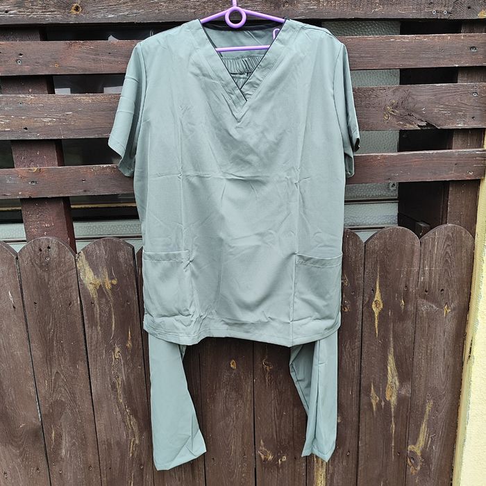 Mundurek medyczny 79 zł